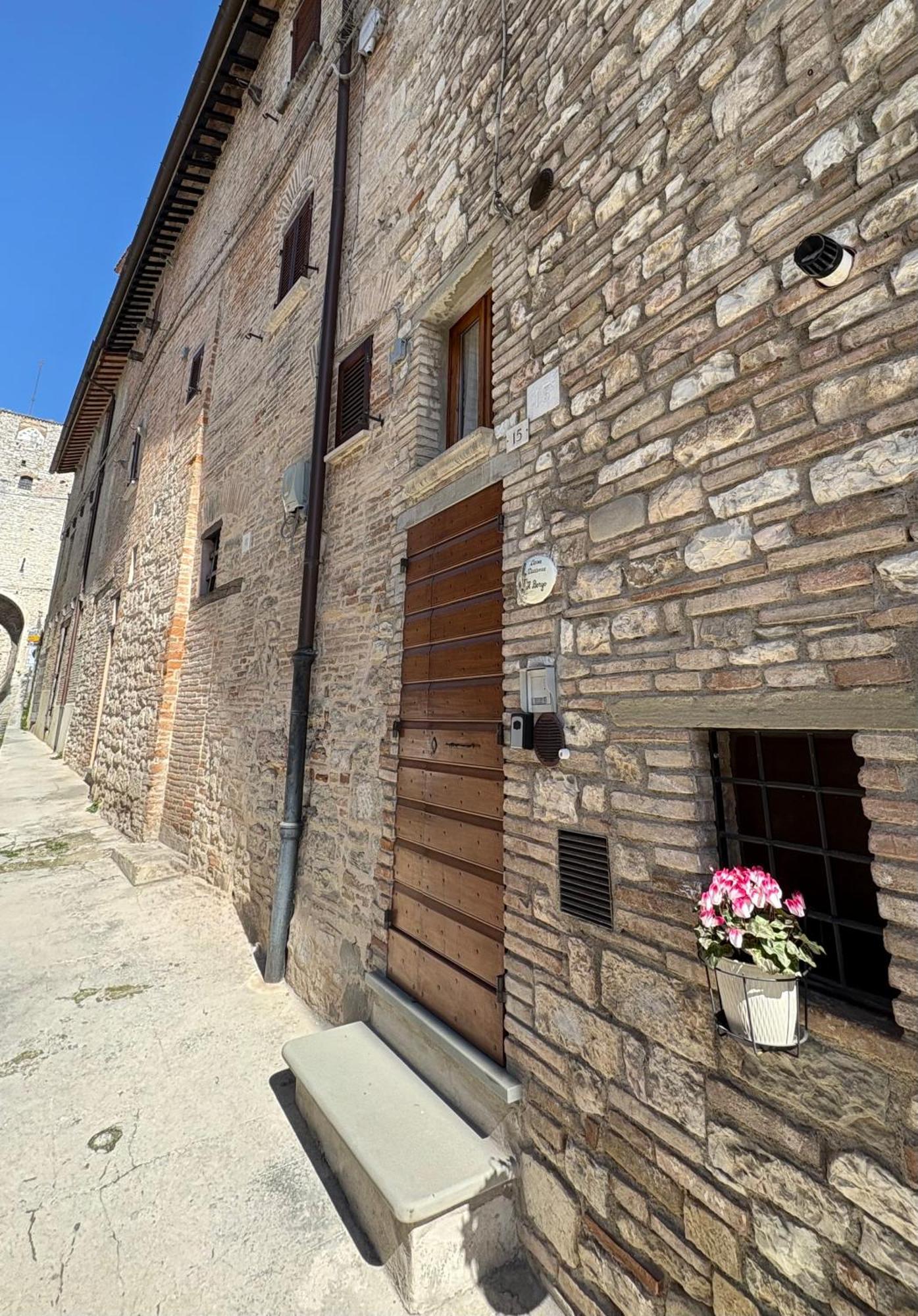 Casa Vacanze Il Borgo غوبيو المظهر الخارجي الصورة